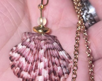 Plum hue Scallop Shell Necklace