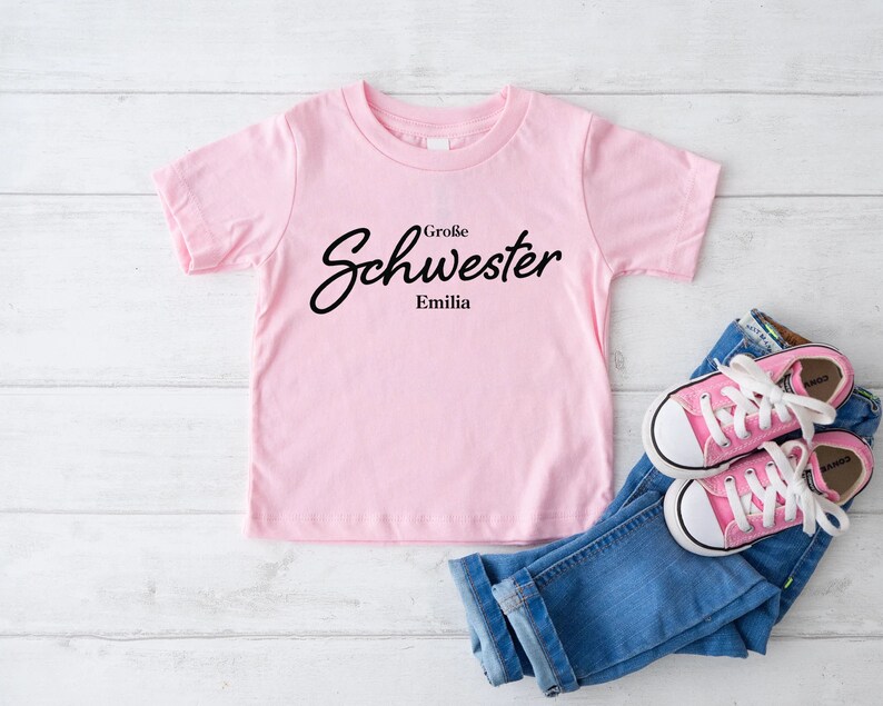 Bügelbild große Schwester 2024 , Schriftzug mit Namen, Jahreszahl oder Herz, in verschiedenen Maßen und Farben, Applikation für Shirt Bild 2