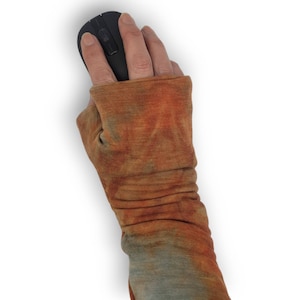 Fingerless Gaming Gloves with Built-In Wrist Support | Upcycled & Ergonomic Design