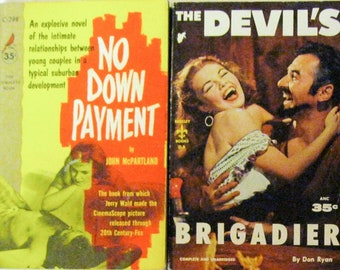5 PULP FICTION paperbacks. Tawdry and SCANDALOUS! Mystery! Romance!
