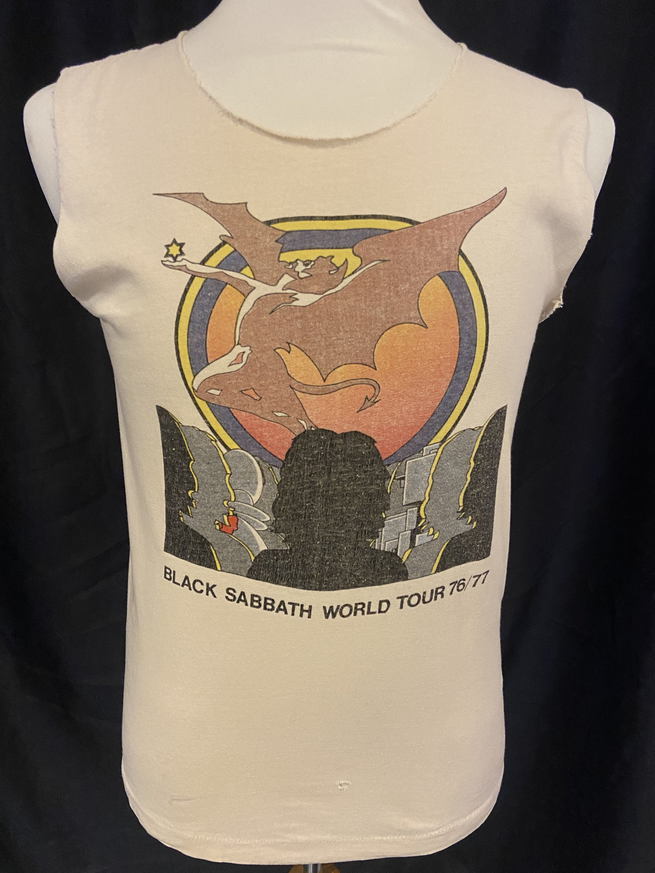 BLACK SABBATH Original Vintage Concert Sleeveless T-shirt BLACK SABBATH Original Vintage Concert Sleeveless T-shirt