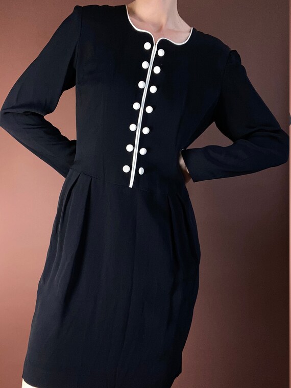 vintage black and white long sleeved shift dress … - image 3