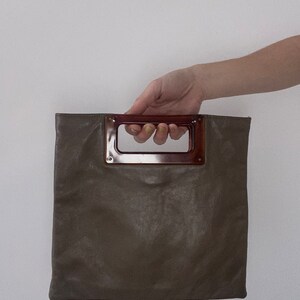 vintage brown leather minimalist clutch image 3