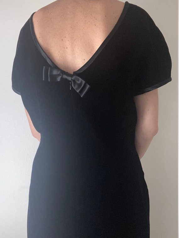 vintage black velvet short sleeved evening dress - image 5