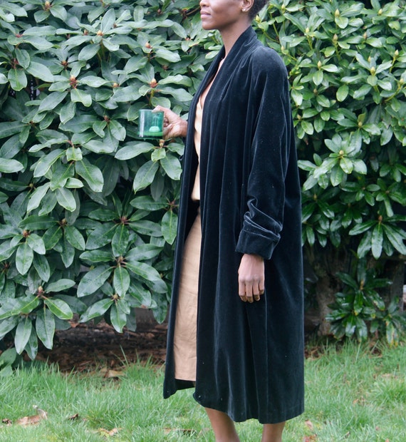vintage black velvet evening coat / vintage 1980s