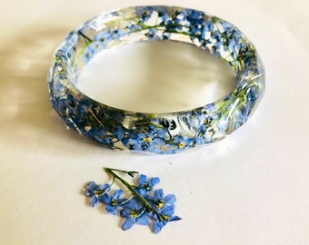 Forget-me-not bangle - real pressed flower resin bangle by Tallulah does the Hula