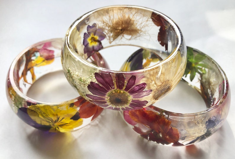 English Meadow curved bangles by Tallulah does the Hula featuring real pressed wildflowers image 2