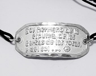 Venezuela aluminum bracelet with Alma llanera "Soy hermano de la espuma, de las garzas de las rosas ...". Custom text on the back.