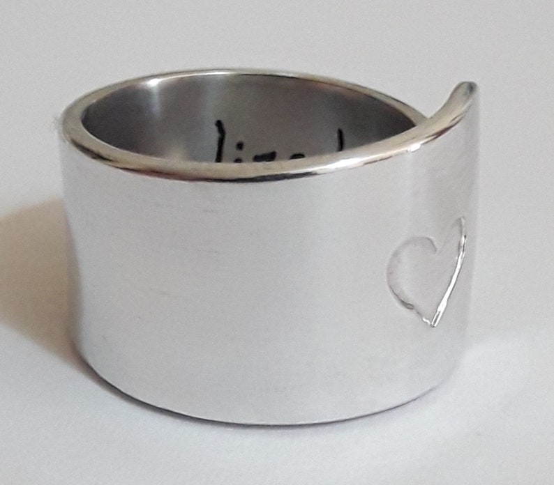 Open aluminum band ring with engraved heart, glossy finish, with internal custom text. Mother's Day gift, Mom gift. image 2