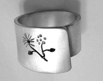 Personalized text. Open aluminum band ring with two flowers dotted and petals.