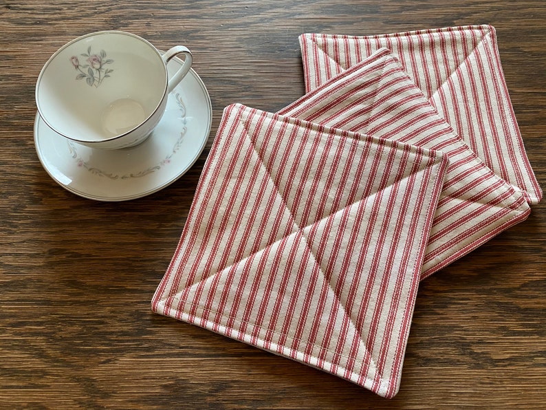7 X 7 inches Cabin Cottage Ticking Hot Pads Coastal 3 Pack Red /& Off-White Striped Farmhouse Neutral Rustic Gift Kitchen