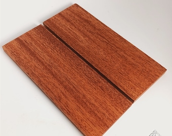 Unstabilized Niangon wood plate for cutlery, knives, jewelry (price for the pair)