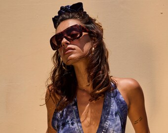 Midnight Blue Atlantis Lounge Set: Neckholder-Crop Top mit Verstellbarer Schnürung am Ausschnitt und Rücken