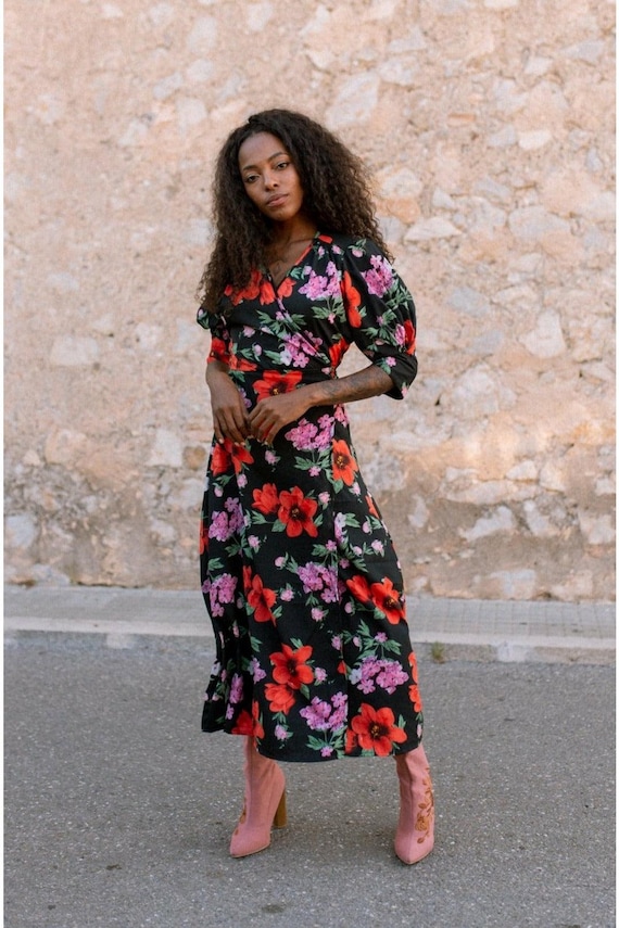 GABRIELA Wrap Dress - Black Floral - Etsy Hong Kong