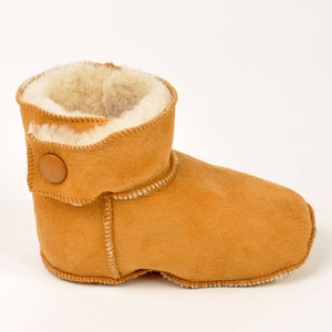 Handmade tobacco ankle boots fur slippers for babies. Genuine sheepskin. Soft, warm and comfortable image 4