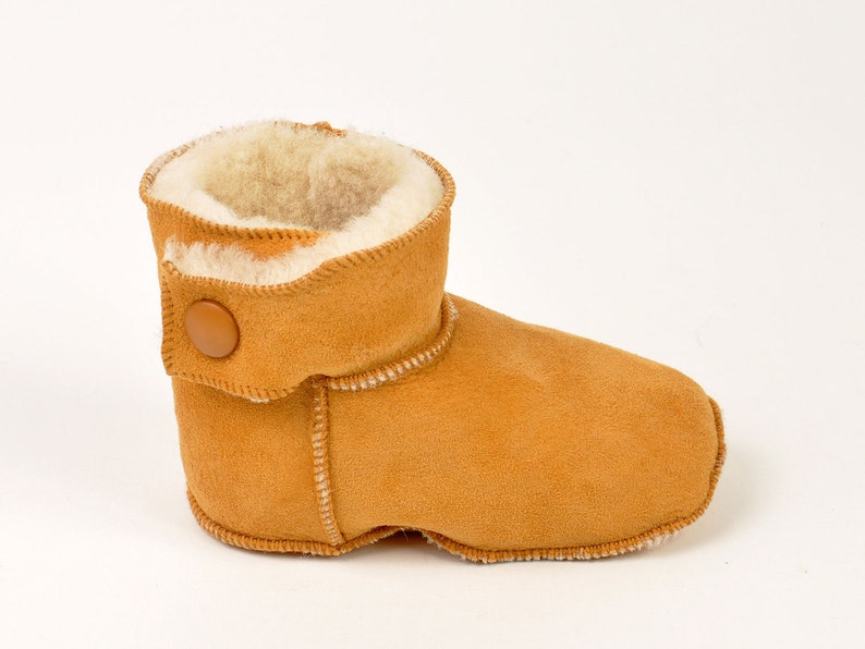 Handmade tobacco ankle boots fur slippers for babies. Genuine sheepskin. Soft, warm and comfortable image 4
