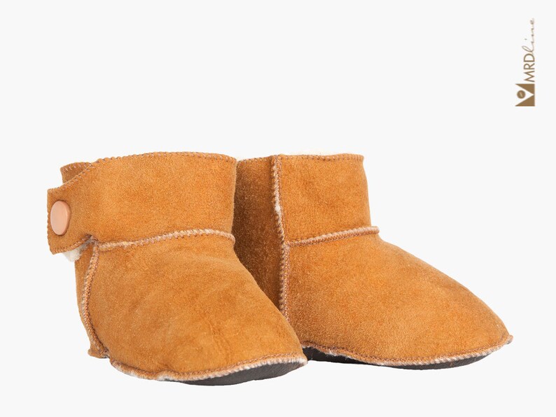 Handmade tobacco ankle boots fur slippers for babies. Genuine sheepskin. Soft, warm and comfortable image 1