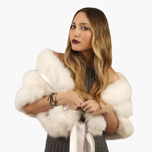 Handmade white fox  fur stole for women. Stole. Fur stole. Fox fur stole. Fur stole for wedding. White fur stole. Shawl. White fur shawl.