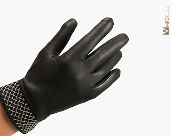 Handmade black lambskin leather gloves for women with wool lining. Winter gloves. Really soft warm and elegant. Gift for her. Gift for women