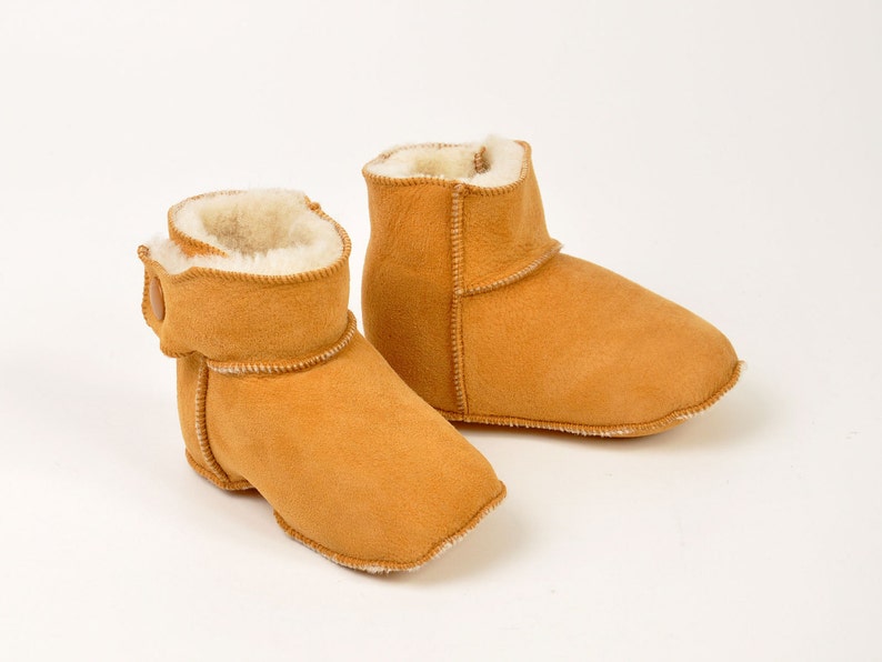 Handmade tobacco ankle boots fur slippers for babies. Genuine sheepskin. Soft, warm and comfortable image 3