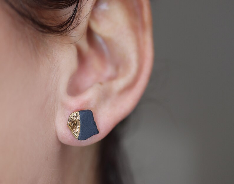modern earrings minimalist earring black porcelain earrings gift for her black stud earrings Earrings black porcelain and gold 12 kt