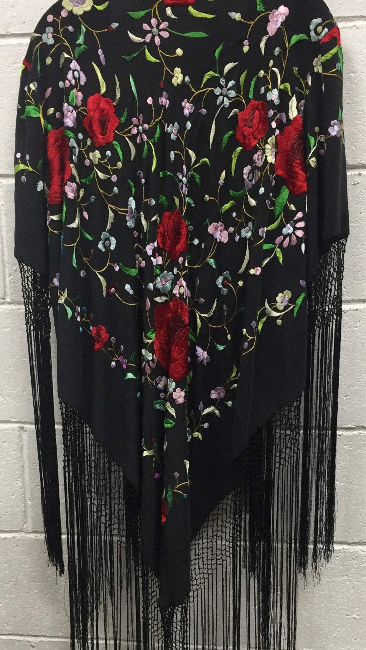 Silk Embroidered Shawl Kimono One Size Fits All Trouwen Kleding Schouderbedekking & Boleros 