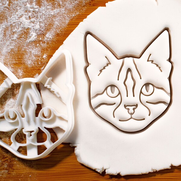 Bengal Cat cookie cutter - Purrfect cat biscuit cutter, Endless paw-sibilities - Bakerlogy