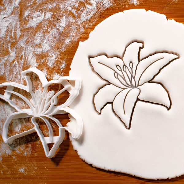 Day Lily Flower cookie cutter - Perfect gift for Gardening enthusiasts and horticulturists