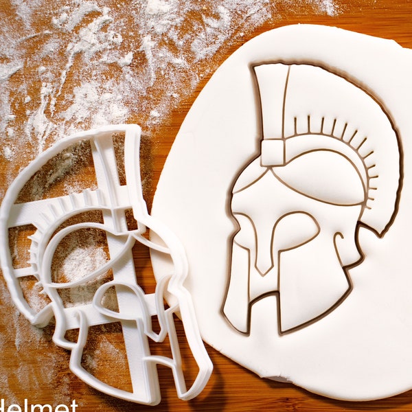 Emporte-pièce en forme de casque spartiate – Préparez des biscuits pour un voyage dans un musée de la Grèce antique ; Symbole Lambda sur le bouclier Sparta