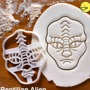 Reptilian Alien cookie cutter Bakerlogy biscuit cutters Halloween Party reptiloids extraterrestrial ufo paranormal space abduction ET Reptilian Alien