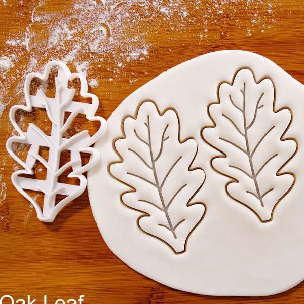Oak Leaf cookie cutter -  Christmas party winter Xmas display festive celebration