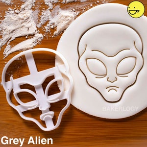 Reptilian Alien cookie cutter Bakerlogy biscuit cutters Halloween Party reptiloids extraterrestrial ufo paranormal space abduction ET Grey Alien