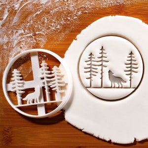 Forest Wolf cookie cutter - Bake enchanted woodland animal theme birthday party treats