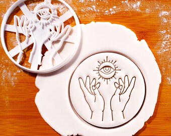 Mystic Hands All-Seeing Eye Cookie Cutter: Witchy Occult Baking