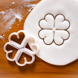 4 Leaf Clover cookie cutter | Bakerlogy biscuit cutters shamrock Ireland patron saint Holy Trinity seamair óg St. Patrick Day luck lucky