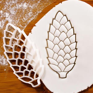 Pine Cone Cookie Cutter – Rustic Winter Baking Tool for Christmas Cookies, Festive Holiday Ornaments