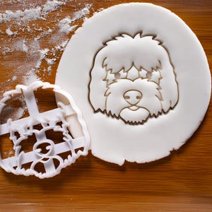 Goldendoodle Cookie Cutter (Face): Dog Breed Portrait Design Treat