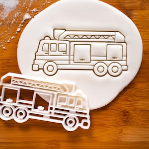 Feuerwehrauto als Ausstechform für Feuerwehrmann & Feuerwehrmann Geburtstagsparty Backen