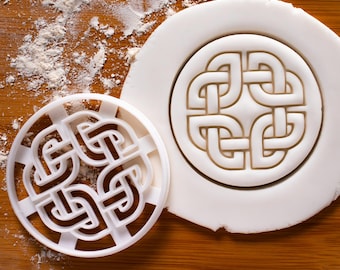 Celtic Shield Knot cookie cutter | Bakerlogy biscuit cutters protection nordic runes Icovellavna viking battle art patterns symbol Celts