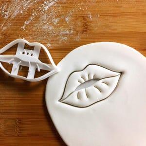 Cortador de Biscoitos Lips: Design de Beijo para o Dia dos Namorados, Lembrancinha Divertida para Despedida de Solteira e Despedida de Solteira