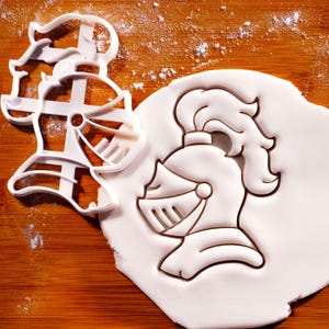 Knight Helmet Cookie Cutter with Plumage: Medieval Fantasy Baking