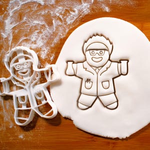 Gingerbread Scientist Cookie Cutter – Science Teacher Gift