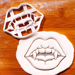 Vampire Lips Cookie Cutter – Gothic Fangs Kiss, Halloween, Dark Valentine, Horror Party & Alternative Goth