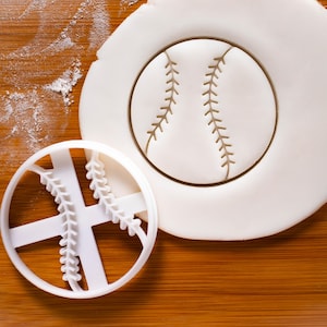 Softball Cookie Cutter - Sport Backwerkzeug für Spieler, Trainer & Mannschaftsfeiern