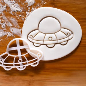 UFO Cookie Cutter – Alien Spaceship Shape, Space Party & Sci-Fi Baking Tool