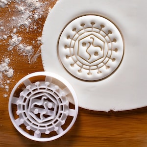 Retrovirus Cookie Cutter – Microbiology Shape for Science, Lab & Medical Student Baking
