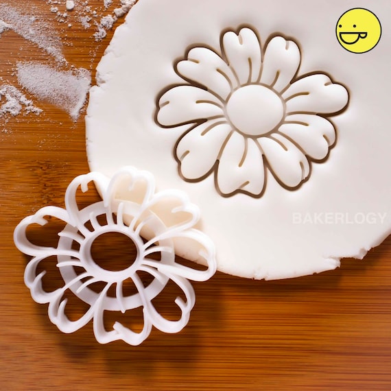 Celebrate It Bakeware Pie Crust Cutter Flower Shape