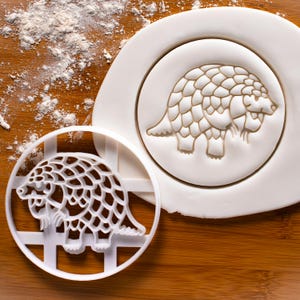 Walking Pangolin cookie cutter | Bakerlogy endangered scaly anteaters Pholidota animal biscuit cutters conservation kawaii birthday party
