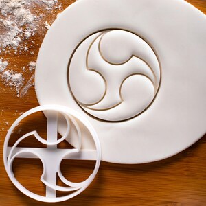 Mitsudomoe Cookie Cutter: Japanese Shinto Tomoe Symbol Design