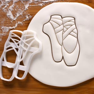 Ballet Shoes Cookie Cutter – Pointe Shoe Shape for Ballerina, Dance Recitals & Party Baking